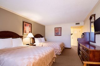 Clarion Inn,Garden City>>Dodge City,3 star