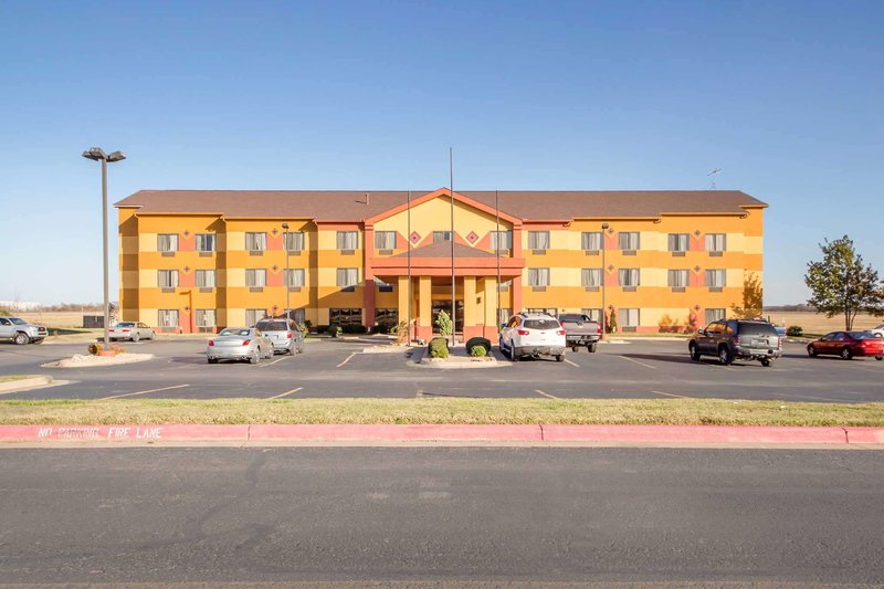 quality inn and suites midamerica industrial park area