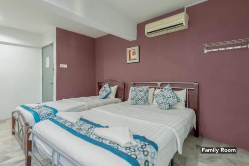 Spot On 89874 Gs Golden Star Hotel,35, Jalan Desa Serdang 1, Serdang Jaya,3 star