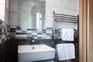 St Davids Cross Hotel,Milford Haven>>Haverfordwest,3 star