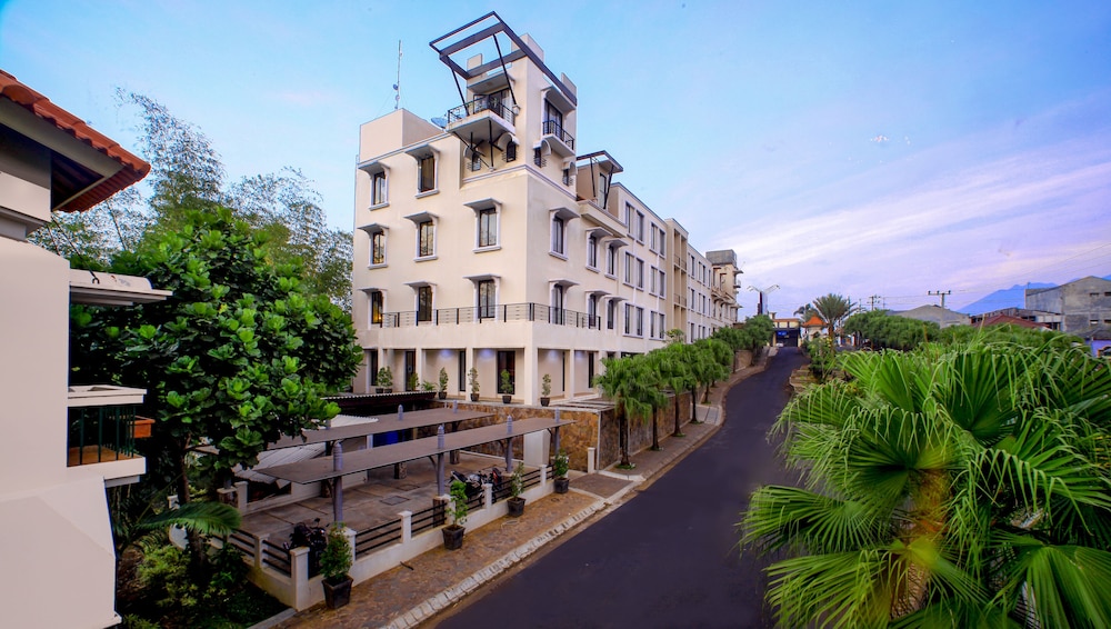 el hotel malang