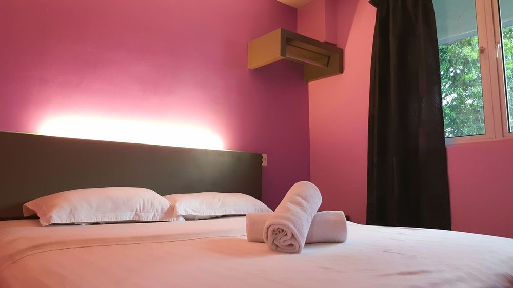de uptown hotel ss2