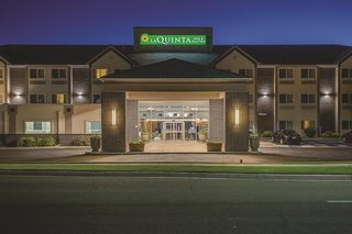 la quinta inn and suites by wyndham logan