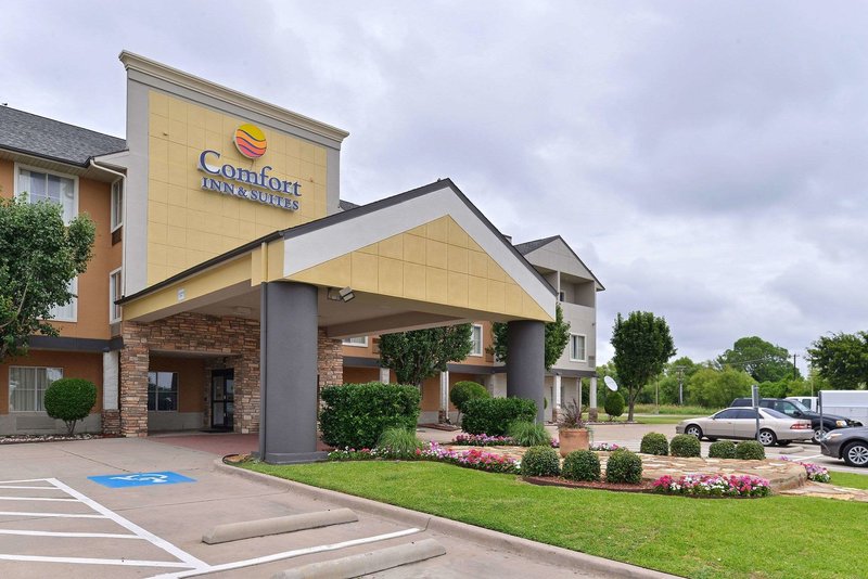 comfort inn and suites frisco plano