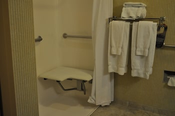 Holiday Inn Express & Suites Kent State University,Cleveland>>Akron,3 star