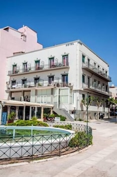 Plaza Hotel,Loutraki-Agioi Theodoroi>>Corinth,2 star