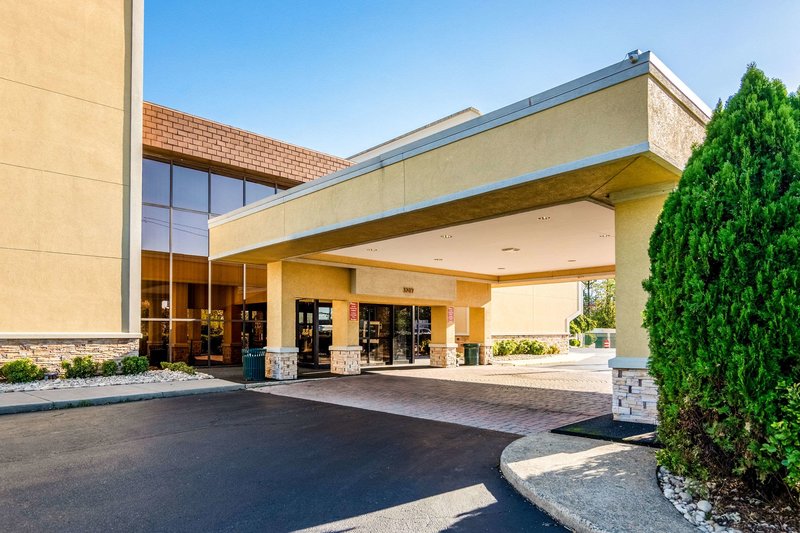 Quality Inn Central,Near Children's Museum Of Richmond,3 star