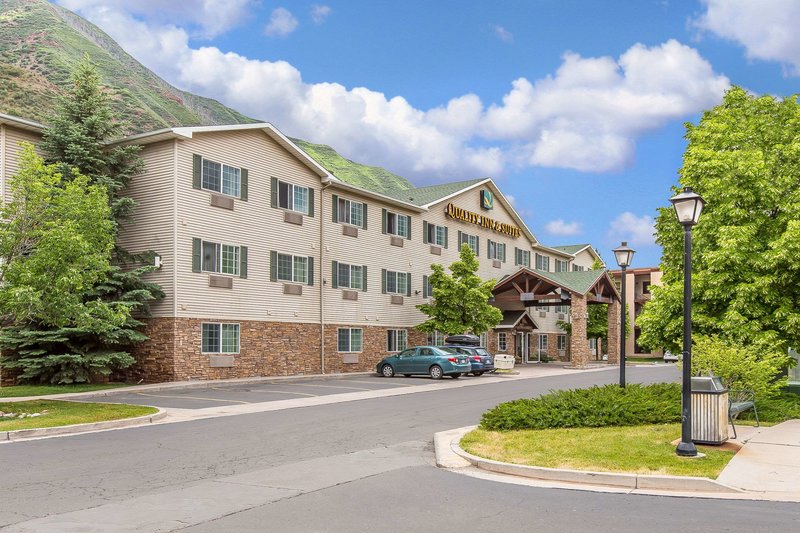 quality inn and suites on the river
