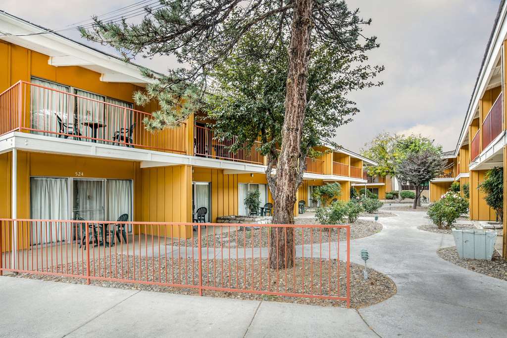 econo lodge new reno sparks convention center