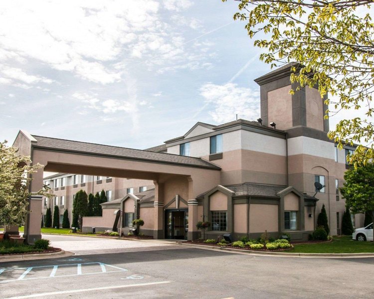 sleep inn and suites airport