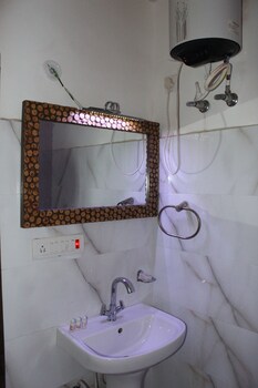 kunjpur guest house