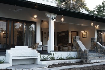 village machaan resort