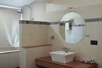 village machaan resort