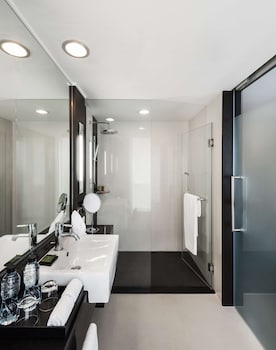 radisson suites bangkok sukhumvit