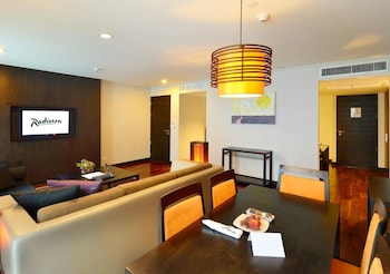 radisson suites bangkok sukhumvit