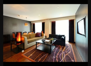 radisson suites bangkok sukhumvit