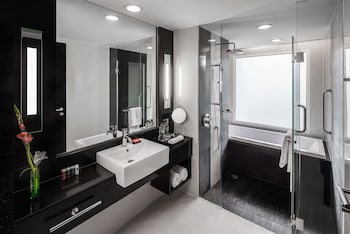 radisson suites bangkok sukhumvit