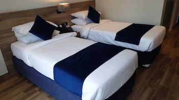 kingsgate canal hotel
