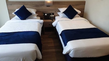 kingsgate canal hotel