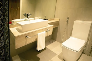 kingsgate canal hotel