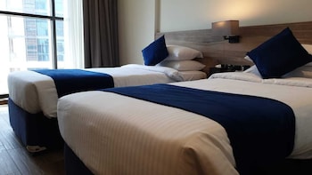 kingsgate canal hotel