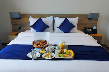 kingsgate canal hotel
