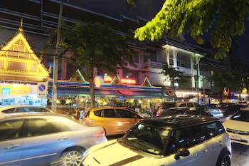 the raya surawong bangkok