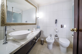 grand excelsior hotel deira
