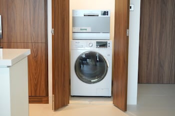 staybridge suites dubai business bay an ihg hotel