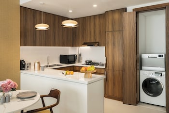 staybridge suites dubai business bay an ihg hotel