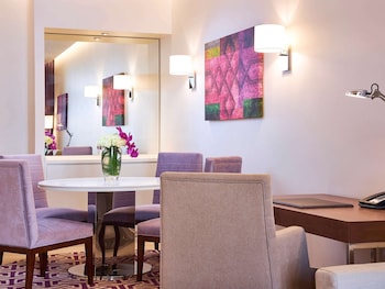 mercure suites dubai barsha heights