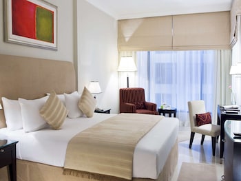 mercure suites dubai barsha heights