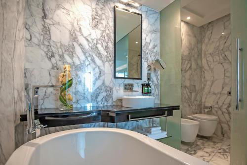 voco bonnington dubai by ihg