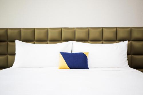 voco bonnington dubai by ihg