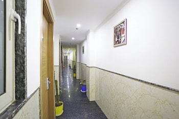 hotel decent suites delhi airport