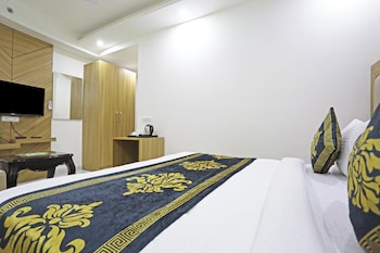 hotel decent suites delhi airport