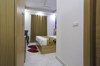 hotel decent suites delhi airport