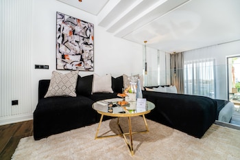 petit palace suites hotel