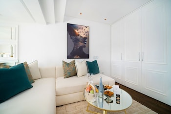 petit palace suites hotel