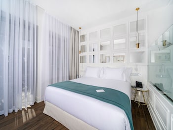 petit palace suites hotel