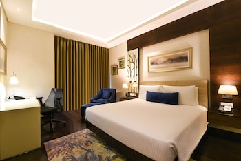 doubletree by hilton gurugram baani square