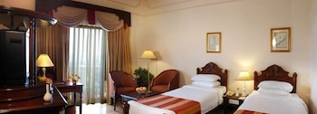 noor us sabah palace