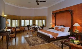 noor us sabah palace