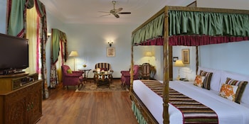 noor us sabah palace