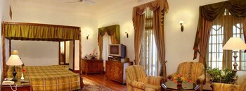noor us sabah palace