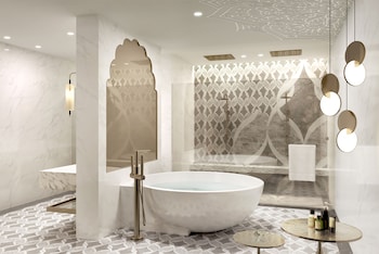 taj amer