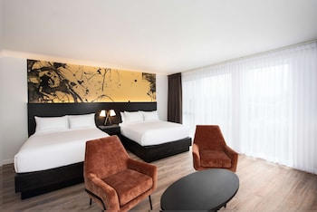 holman riverfront park hotel salem tapestry collection by hilton