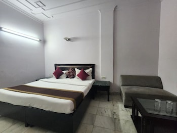 hotel grand central near karolbagh metro