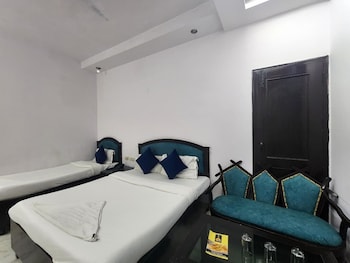hotel grand central near karolbagh metro