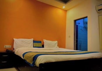 hotel aryan residency near delhi airport